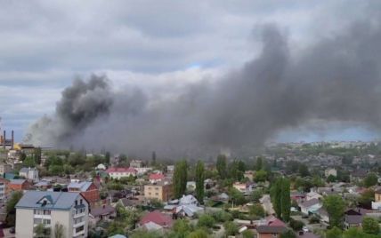 У Воронежі спалахнула потужна пожежа на заводі "Елмаш" (фото, відео)