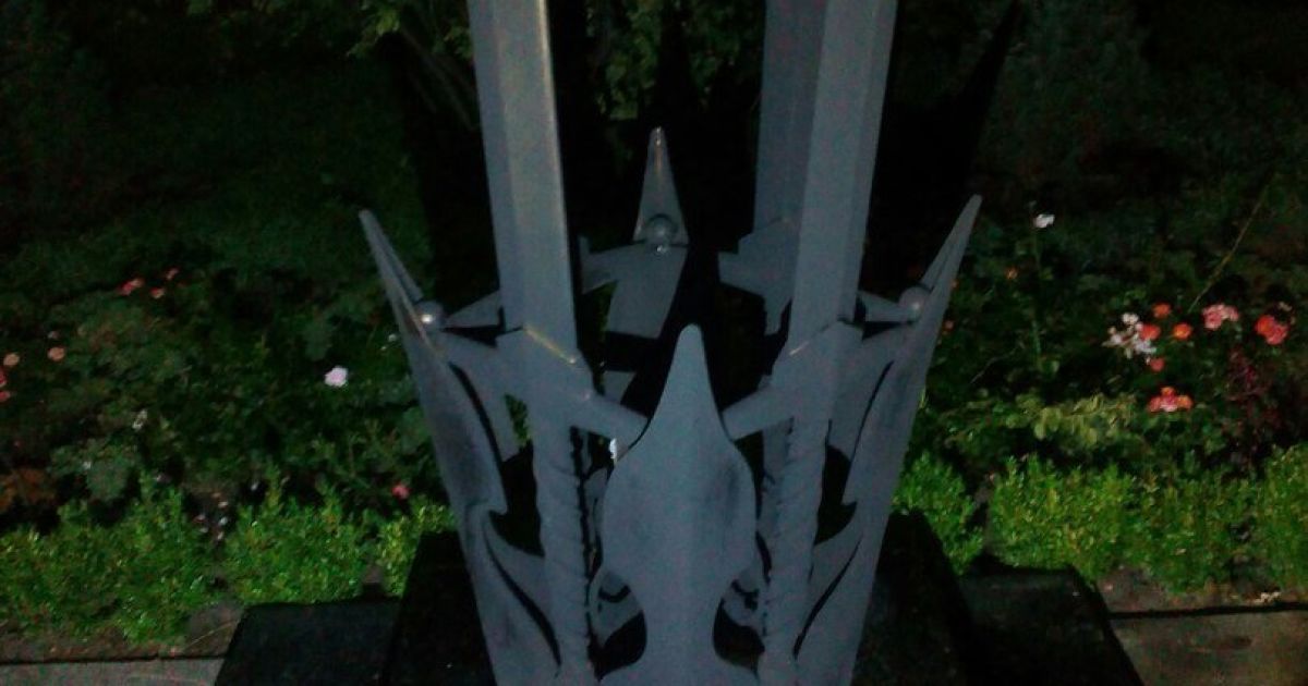 На Полтавщине вандалы подожгли памятник героям АТО