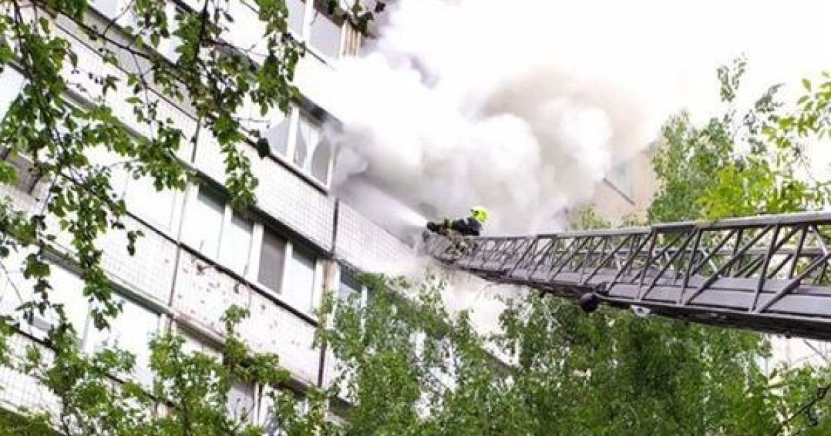 В Киеве в Святошинском районе горела многоэтажка