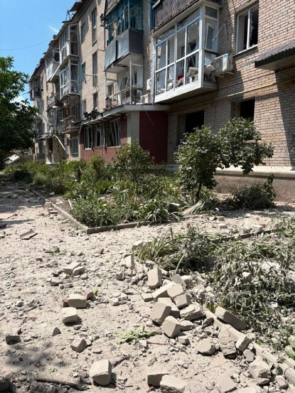 Росія завдала удар по одному з міст на Донеччині: багато пор