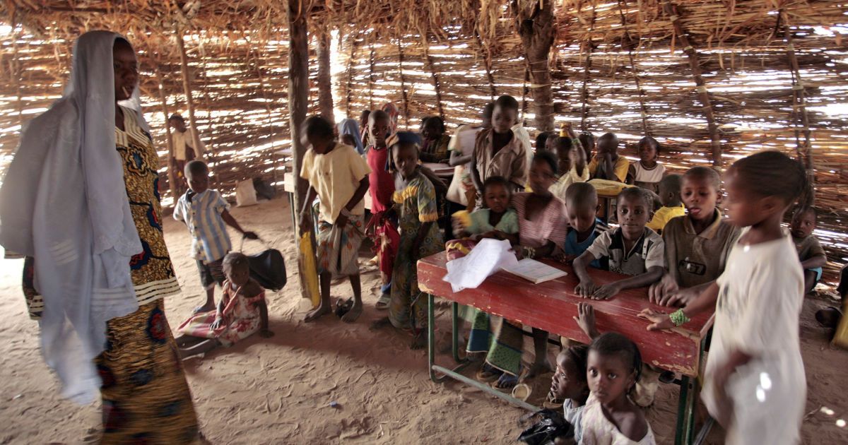 В Нигере в результате пожара в школе погибли по меньшей мере 25 детей