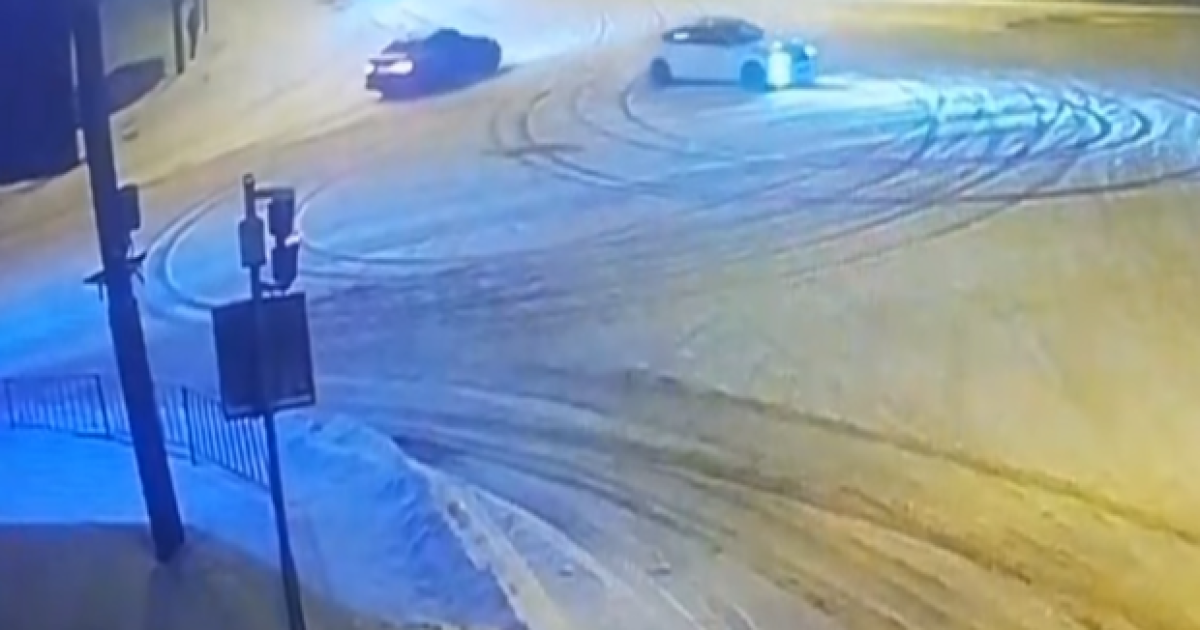 Во Львове водитель-дрифтер, который едва не сбил пешеходов, может лишиться прав