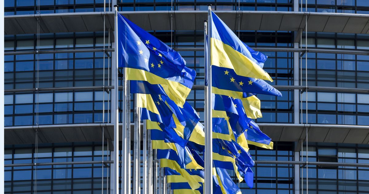 що пропонують українцям закордонні банки