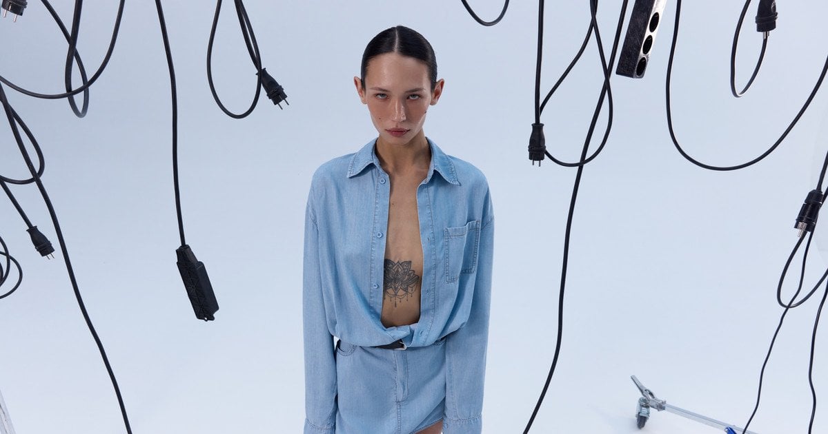 Структуровані джинси, сорочки і светри: український бренд презентував колекцію у стилі інтелектуального стріту