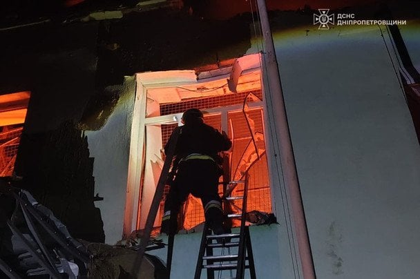 Россияне атаковали Днепропетровщину: под завалами оказались дети (фото)