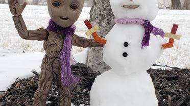 сніг сніговик скульптура_1 / © instagram.com/babygrootbabygroot