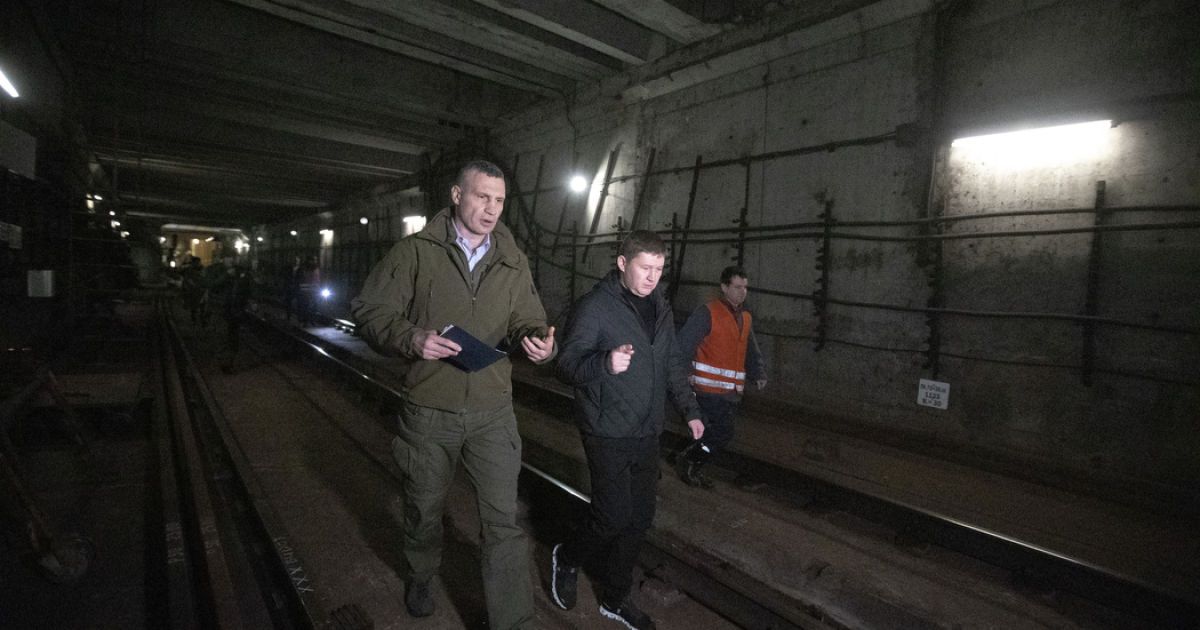 Тунель на ділянці синьої гілки метро між станціями "Теремки" – "Деміївська"