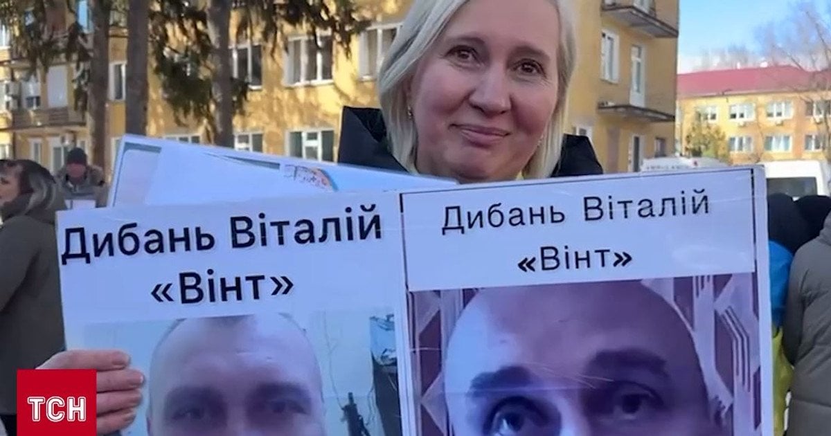 "Дочекалися! 628 днів полону": 300 українських героїв повернулися додому під час обміну (відео)