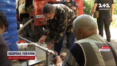Вцілілого житла немає, постійно обстріли, але в Часовому Яру залишаються навіть вагітні
