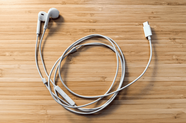 Apple EarPods із USB-C.  / © Фото з відкритих джерел