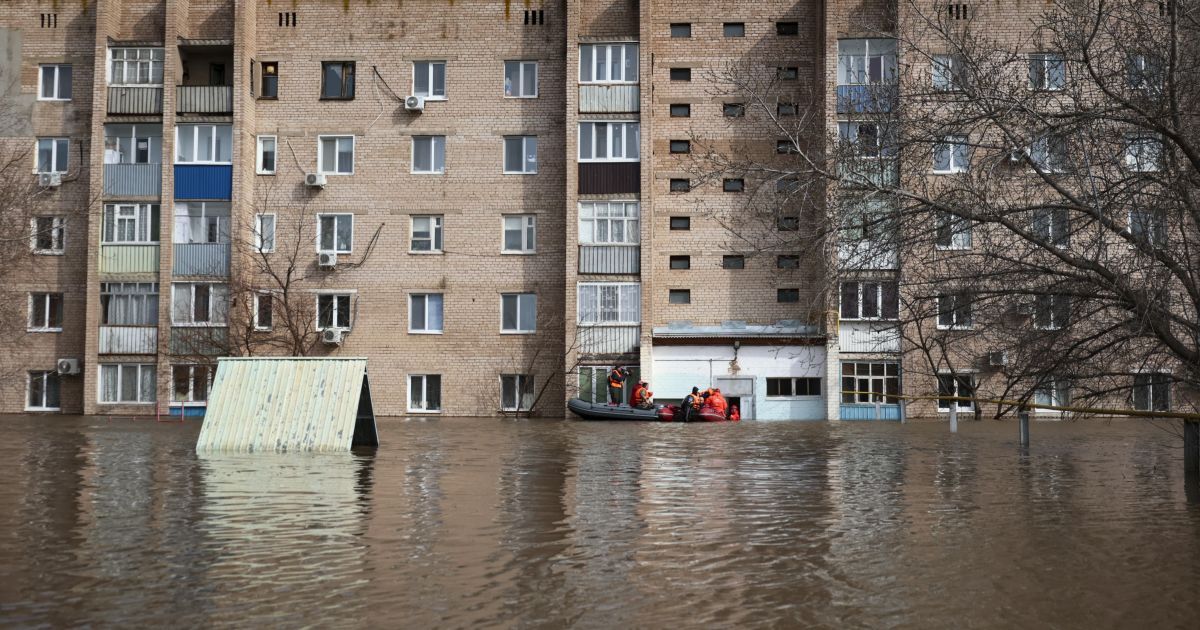 Затоплений російський Оренбург
