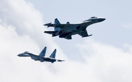 Росія відправила на військові навчання до Білорусі винищувачі Су-35С