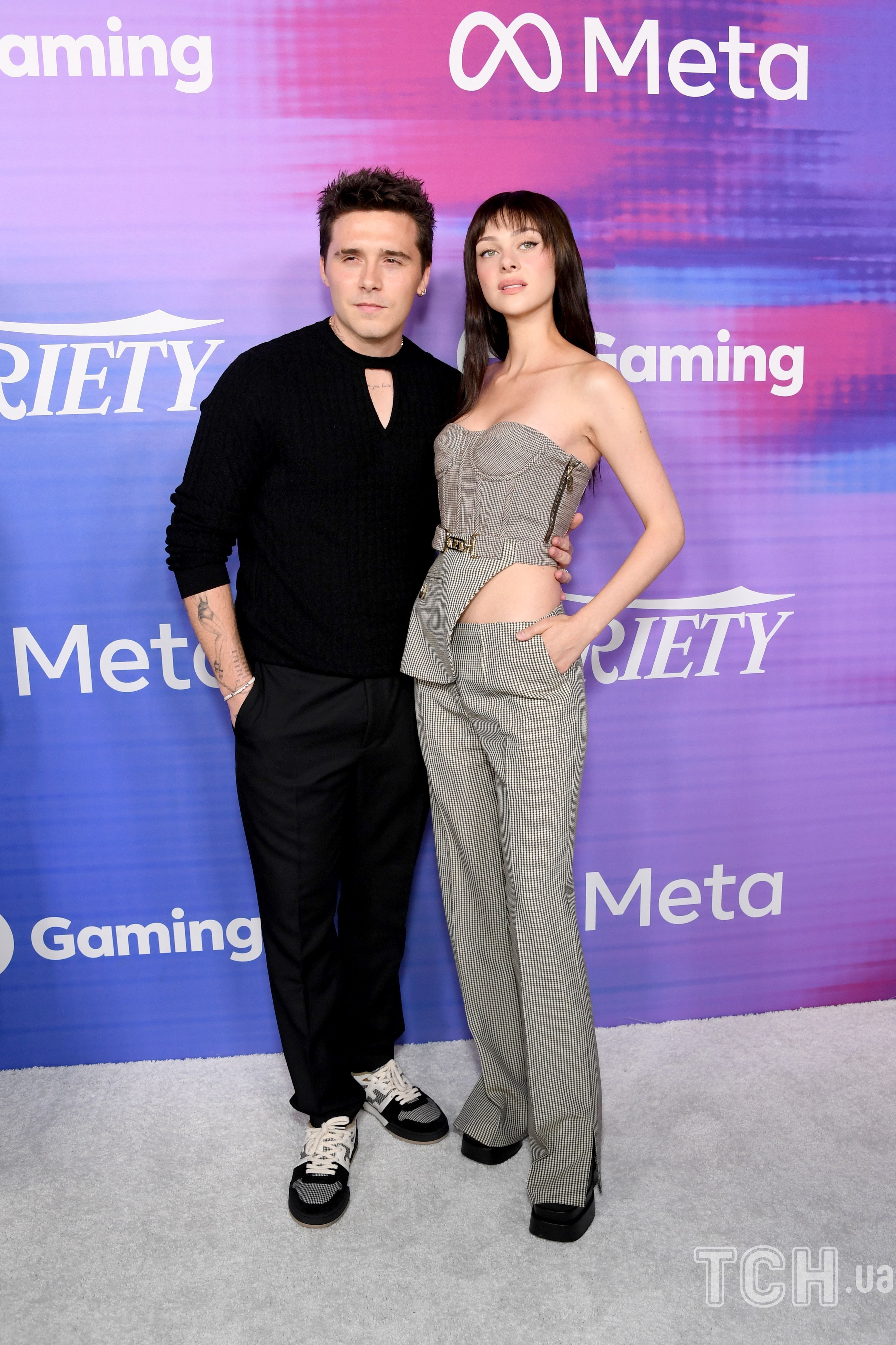 Ең әдемі аққұбалар бейнеленген жоғары сапалы порно