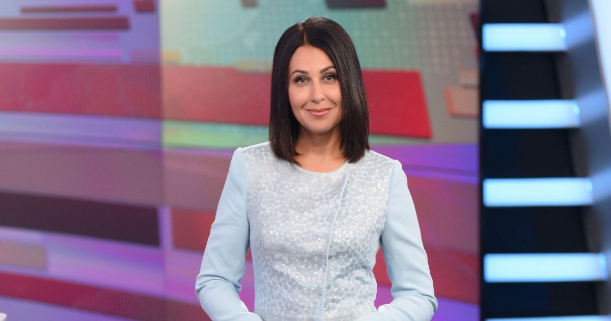 Олар юбка астындағы кисканы түсіріп алған