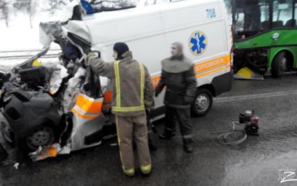 В Харькове умер мальчик, пострадавший в ужасном ДТП "скорой" и автобуса