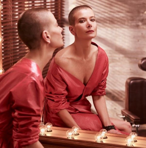 Юлия еще не совсем привыкла к новому имиджу / © Tatler.ru