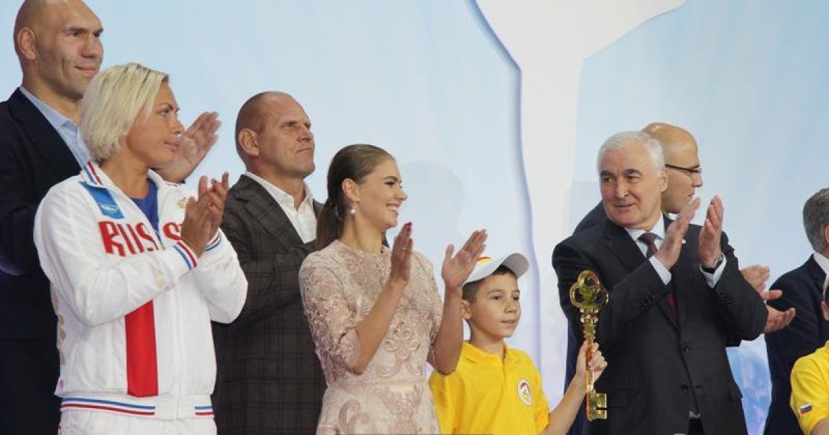 Кабаева не скрывала кольца / © osradio.ru