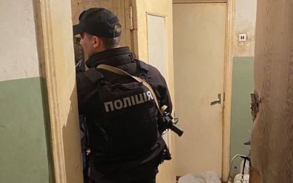 В Киеве 36-летняя женщина во время ссоры всадила нож в спину 20-летнему сожителю: фото