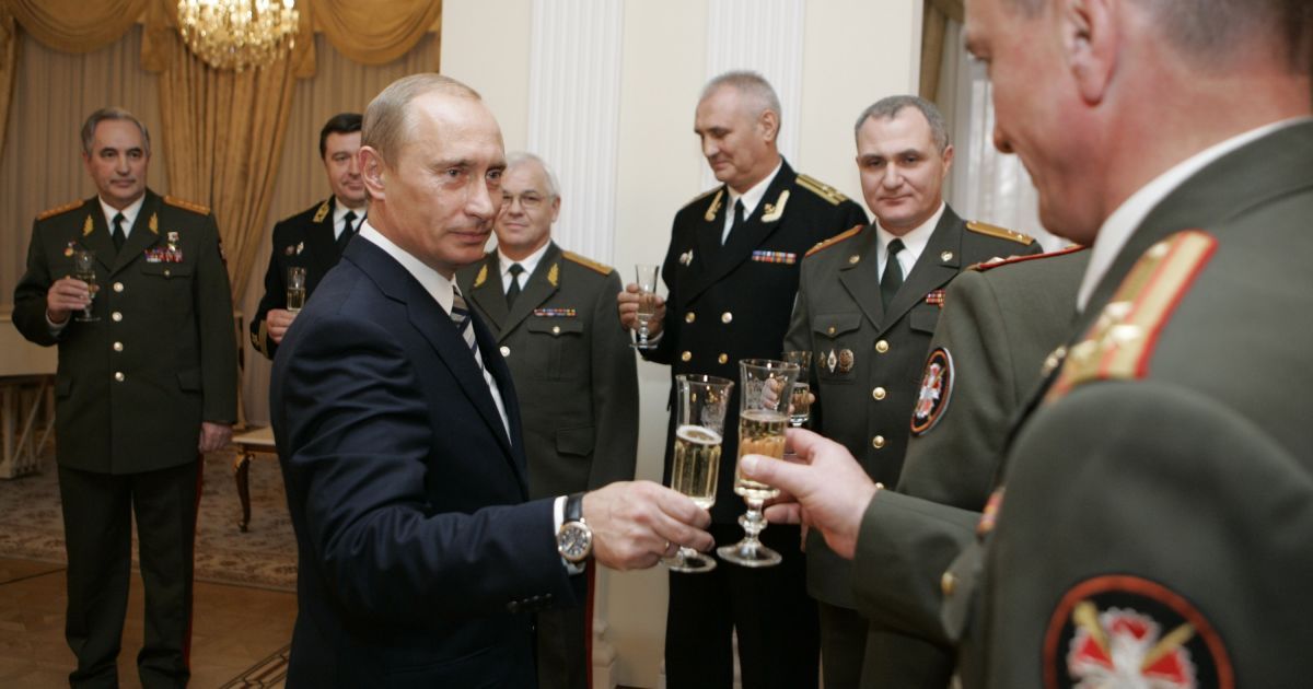 Не исключено, что именно за Крым Дюмин получил звание Героя России