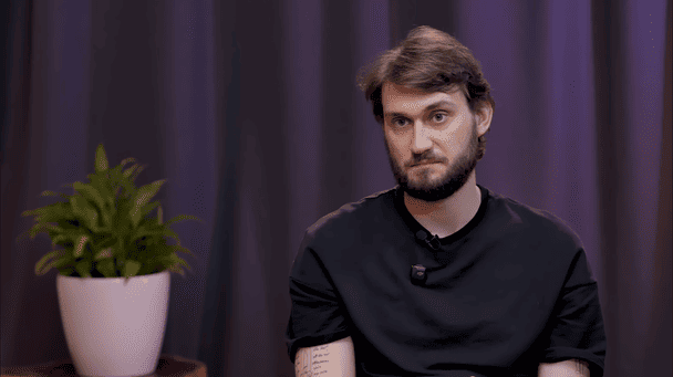 Солист хора "Гомін" рассекретил, как начались его отношения с женой и как он ей сделал предложение