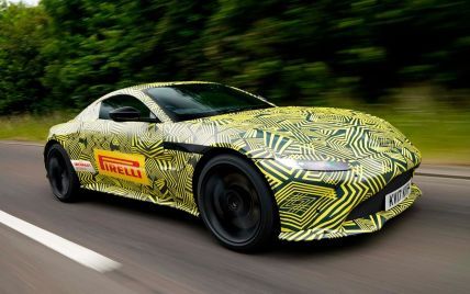 Aston Martin опубликовал фото нового купе Vantage под камуфляжем