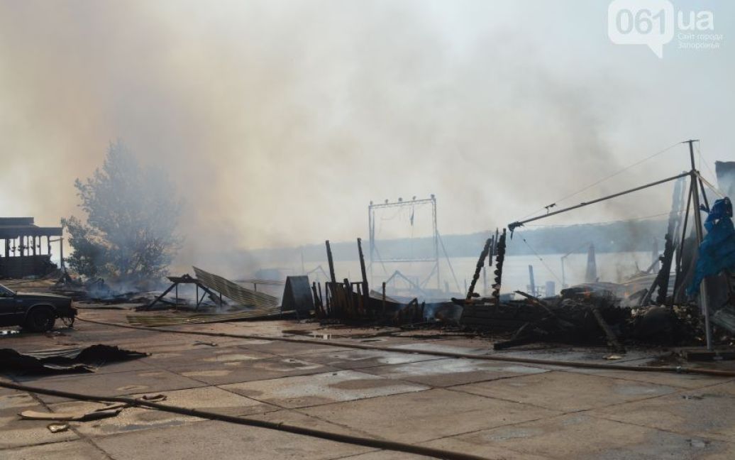 В Запорожье быстро сгорел местный клуб / © 06153.com.ua