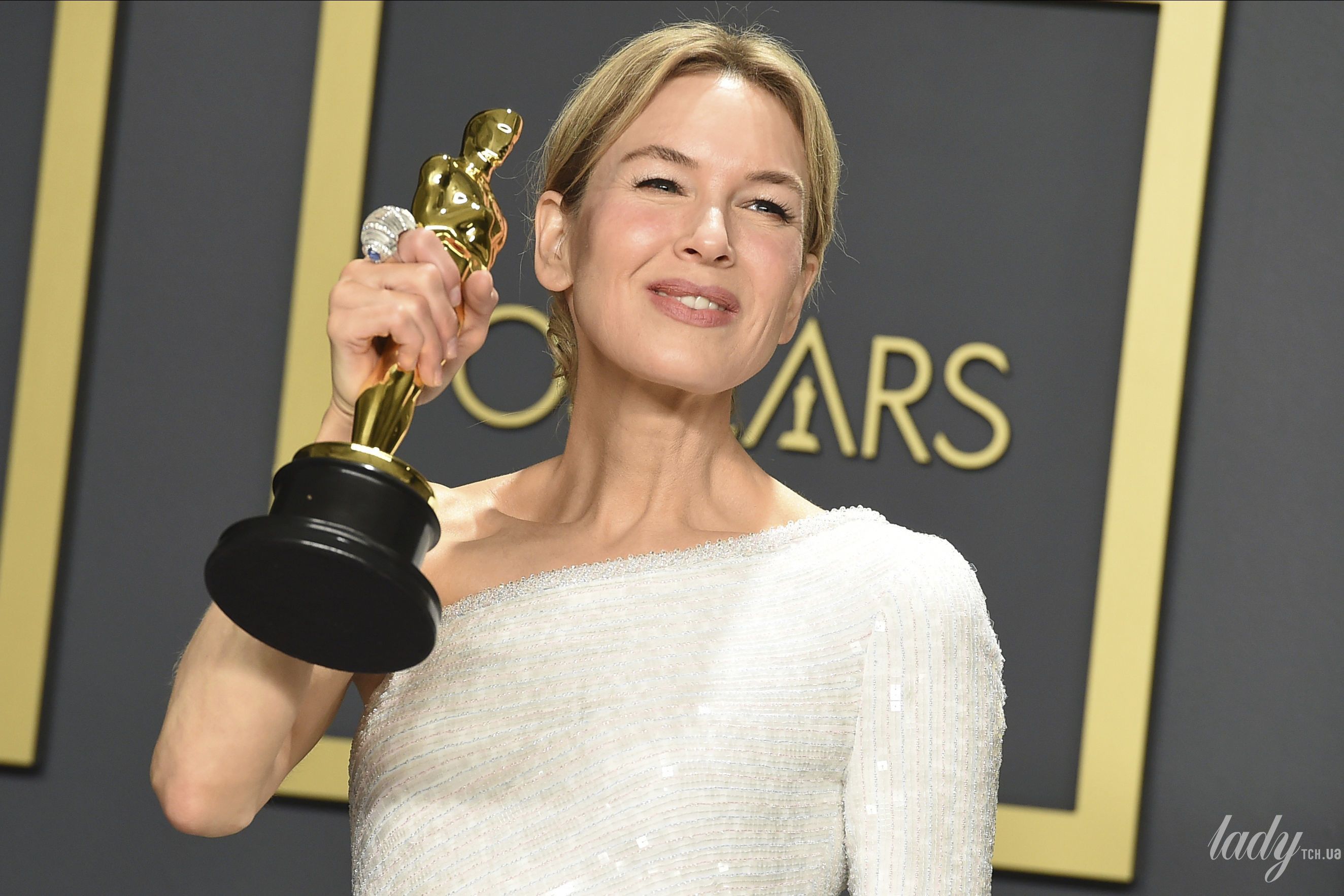 Қыздың көсегін жалап