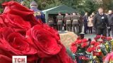 Со всеми воинскими почестями на Байковом кладбище похоронили Андрея Таранова