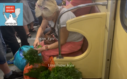 Кріп та петрушка, не виходячи з вагона: у Києві продавчиня без маски фасувала зелень просто у метро (відео)