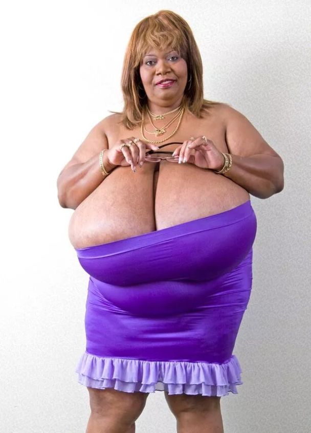 Самая большая натуральная женская грудь в мире | Пикабу