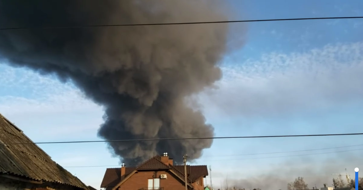 Ворог скинув щонайменше 6 ракет в район військового аеродрому у Василькові: поліція оприлюднила відео
