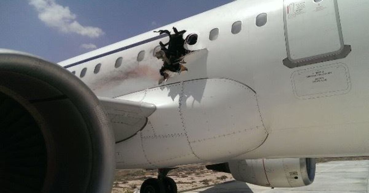 В Сети появилось видео взрыва в самолете A321 в Сомали