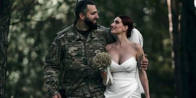 Снайперша Евгения Эмеральд вышла замуж на передовой и показала трогательные фото со свадьбы