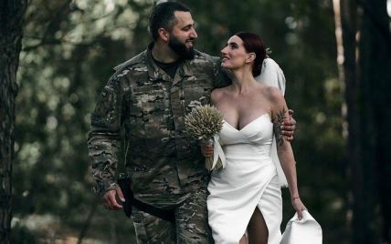 Снайперша Евгения Эмеральд вышла замуж на передовой и показала трогательные фото со свадьбы