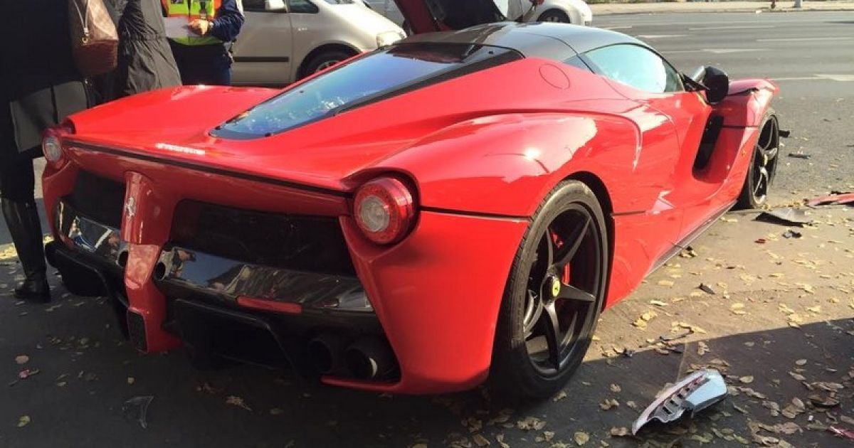 Водій розбив Ferrari вартіст. в мільйон євро. / © worldcarfans.com