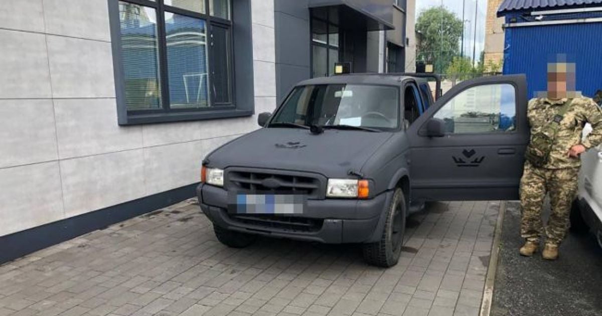 Favbet Foundation передал саперам ВСУ внедорожник Ford Ranger