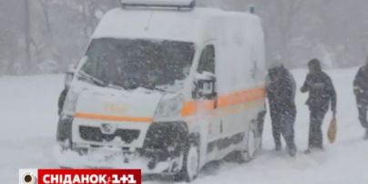 Снегопад в ноябре вызвал траспортный коллапсн в городах Украины