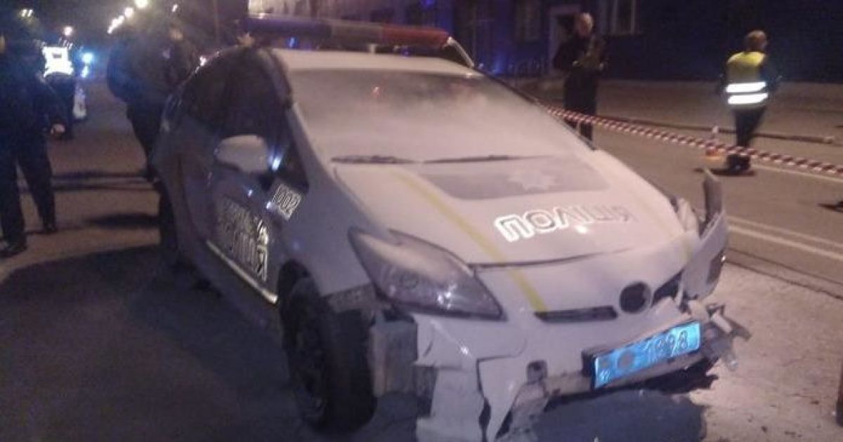 Молодику, який у центрі Києва викрав поліцейське авто і збив патрульну, загрожує довічне ув’язнення