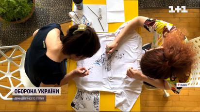 Дизайнерки зі Львова створили патріотичні футболки і викликали ажіотаж у Каннах