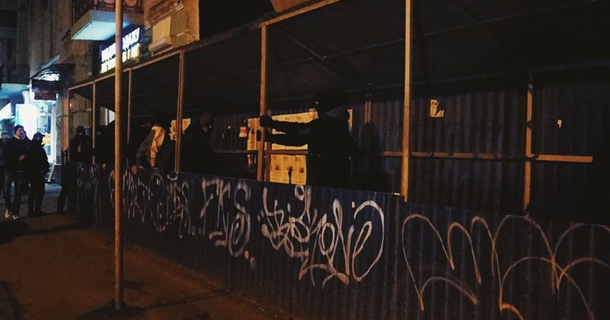 Активісти Нацкорпусу розгросили забудову у Києві_5 / © Національний корпус