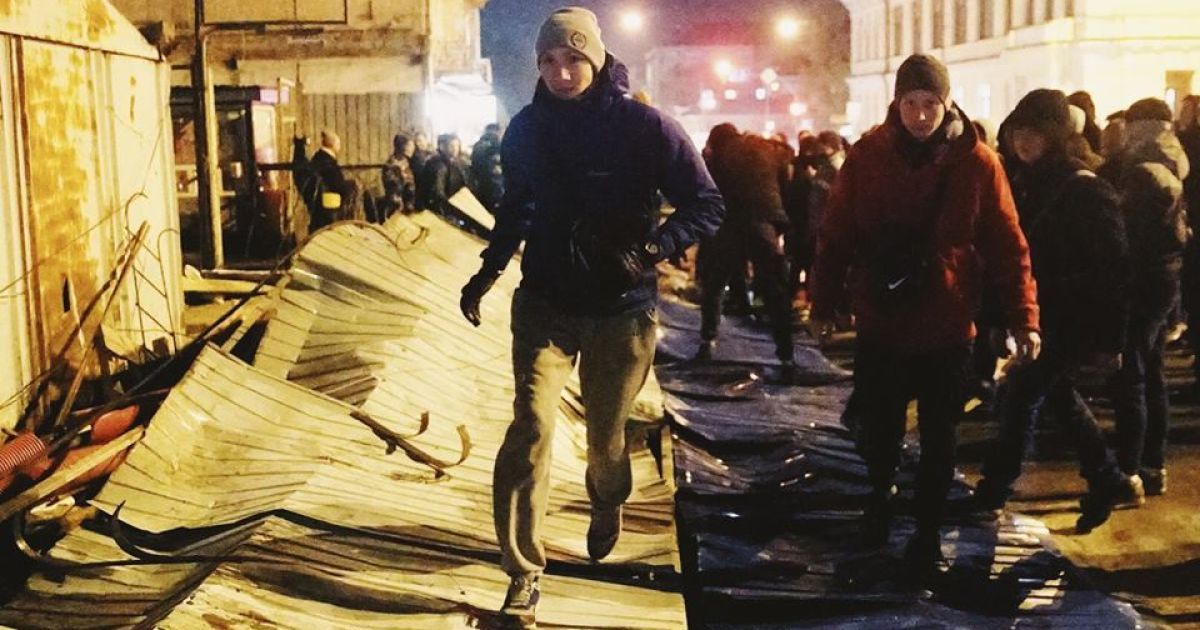 Активісти Нацкорпусу розгросили забудову у Києві_9 / © Національний корпус