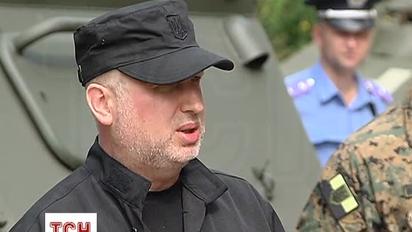 Турчинов не исключает введения военного положения