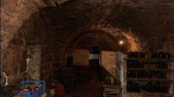 Чоловік використовує будівлю як погріб / © Суспільне