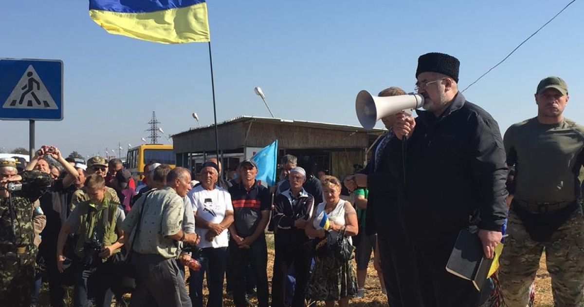 В Крыму стартовала бессрочная блокада полуострова. / © facebook.com/ayder.muzhdabaev