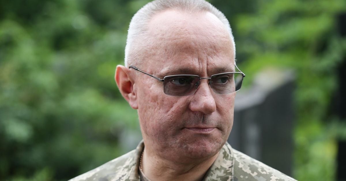 Генерал Хомчак інспектує ділянку фронту, яку напередодні атакували бойовики