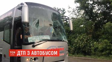 Аварія за участю рейсового автобуса сталась під Чернівцями