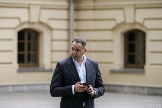 "Свої люди всюди": Єрмак нарощує вплив у владі, його оточення отримує керівні посади (розслідування Bihus)