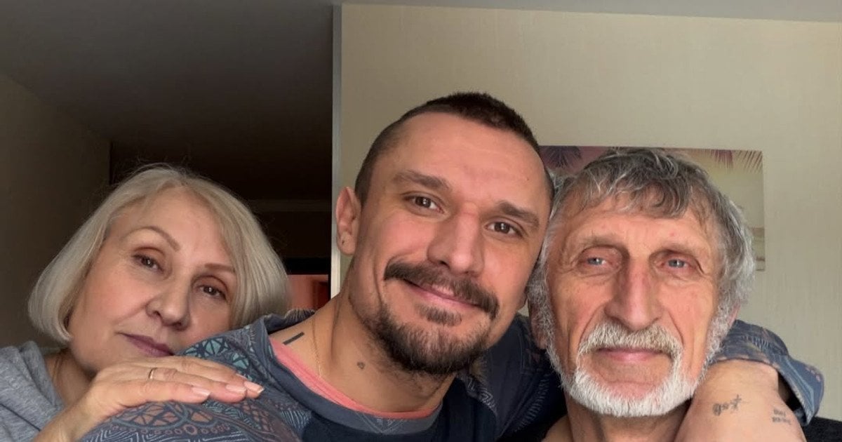 Тарас Цимбалюк з батьками