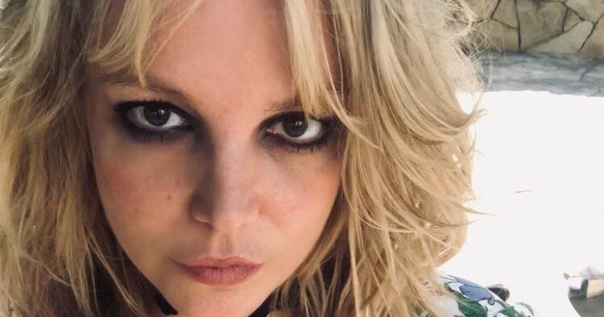 Бритни Спирс шокировала новой короткой прической