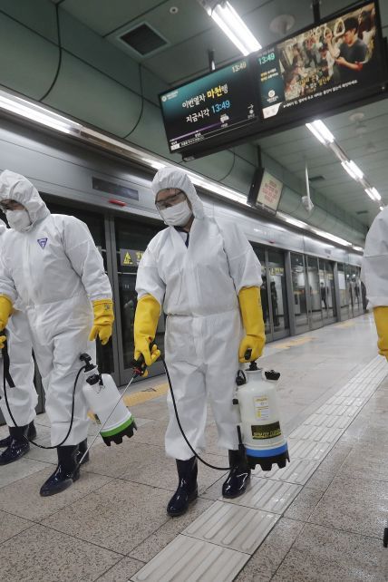 Масштабную вспышку коронавируса в Южной Корее связывают с апокалиптическим культом. Рассказываем, что происходит